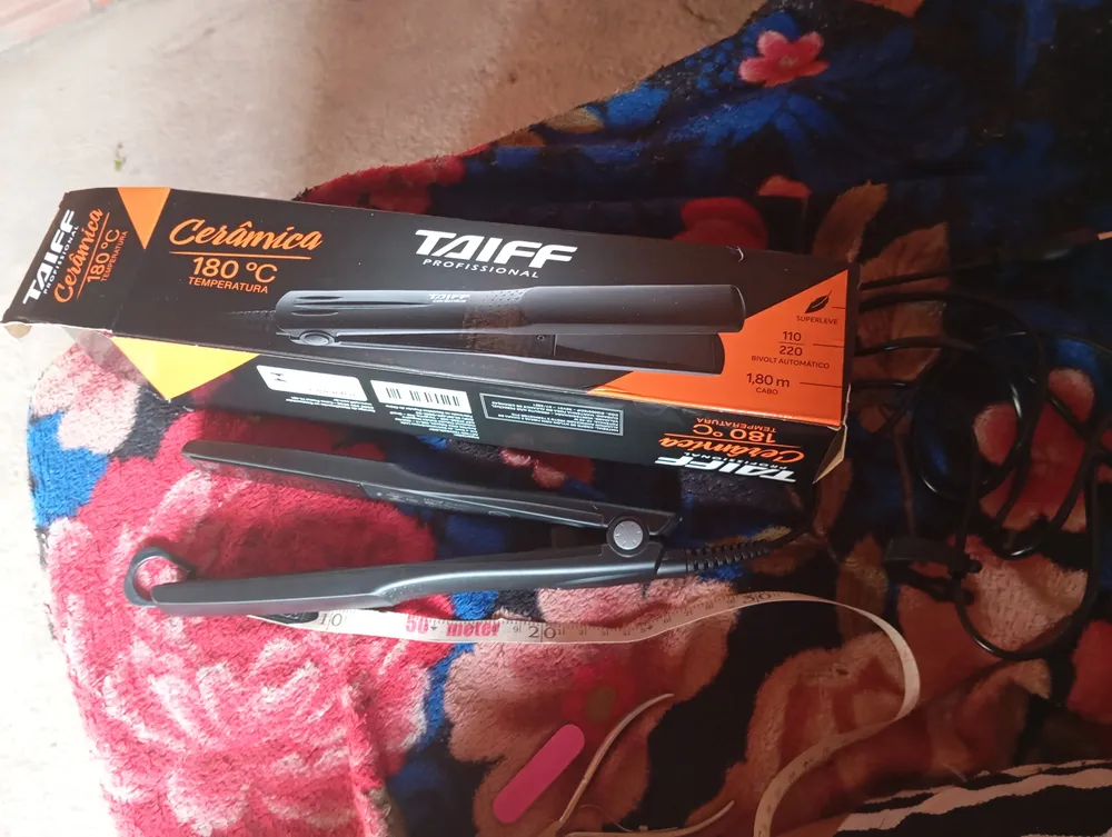 Prancha Cerâmica Taiff Profissional 180° Preto - Imagem 3