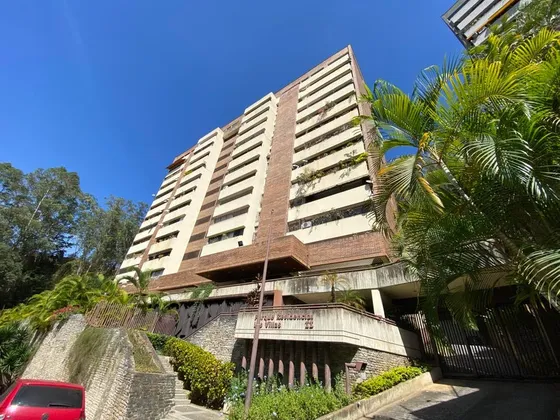 Encantador Apartamento Ubicado En Calle Cerrada Con Vigilancia En Venta En Los Naranjos Del Cafetal Yf