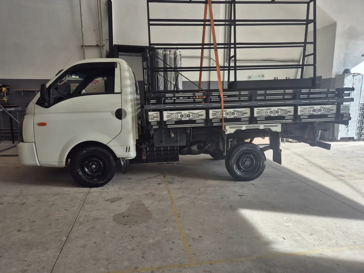 Hyundai Hr 2014 2.5 Hd Cab. Curta S/ Carroceria Tci 2p Hyundai Hr 2014 2.5 Hd Cab. Curta S/ Carroceria Tci 2p