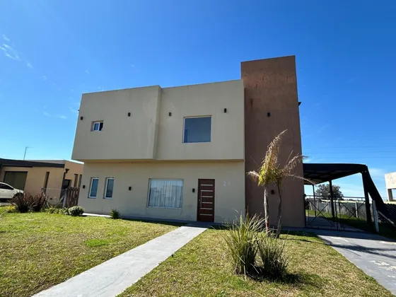 Venta Canning Barrio Cerrado La Alameda Casa Con 4 Dormitorios, 4 Baños, Galería, Pileta Y Cochera!