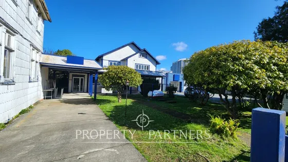 Arriendo Gran Propiedad Con Oficinas Y Salas Multi...