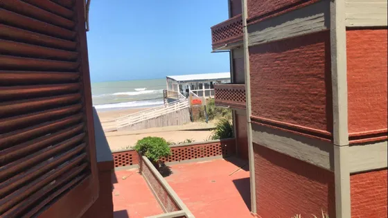 Departamento En Venta En Villa Gesell, Frente Al Mar, Playa, Amoblado, Costanera, Cochera