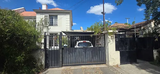 Casa Antigua En Excelente Barrio De Ñuñoa