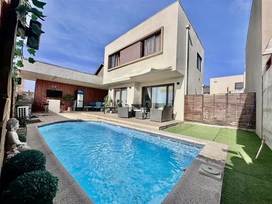 Casa En Venta Condominio De 3 Dorm. En Puente Alto