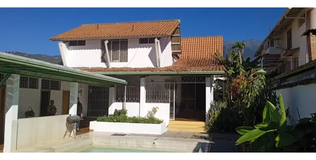 En Venta Hermosa Quinta En Las Tapias Ve25-0013mrd-cper