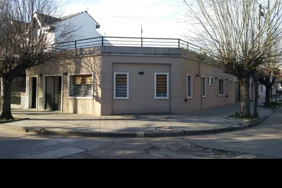 Casa En Venta En Haedo Sur