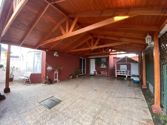 Se Vende Amplia Casa Familiar 7d,3b,4e En Ciudad Del Este