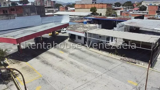 Florangel Pernaleta, Vende Potencial Negocio Con 2 Registros Comercial Y Amplio Terreno En Barquisimeto Fp # 25-6926