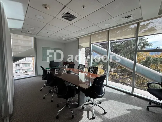 Luminosa Oficina Habilitada 189,33m2 - Eje Andres Bello