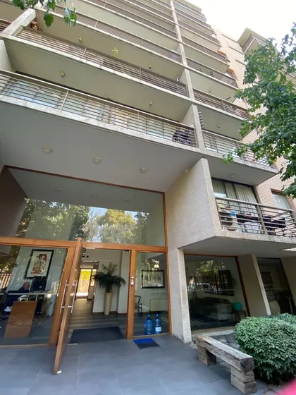 Excelente Departamento C/estacionamiento, Metro Chile España