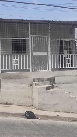 Casa En Remate Oportunidad En Lomas De La Florida
