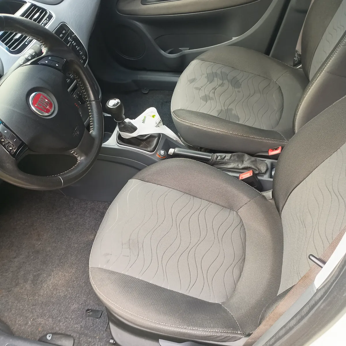 Fiat Punto 2014 1.6 16v Essence Sp Flex 5p — foto 9