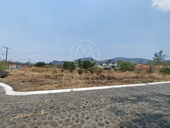 Terreno En Venta En Fracc. Islas De Cuautla Con Conexión A Servicios.