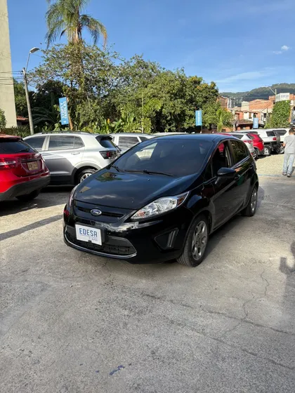 Ford Fiesta 1.6 Hatchback Mecánica