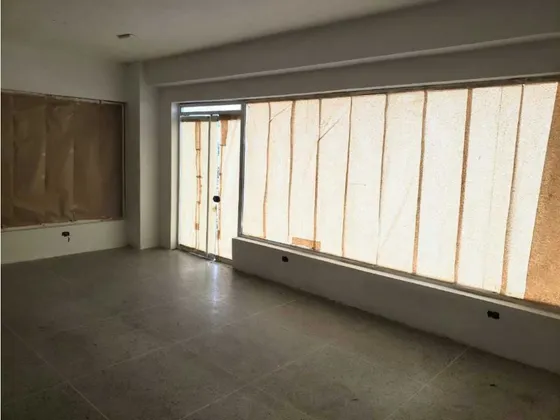 En Venta Local 70m2 Catia La Mar 8732