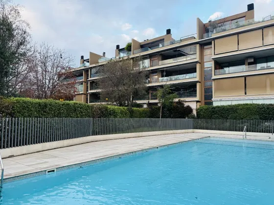 Departamento Con Jardín, Excelente Ubicación. 