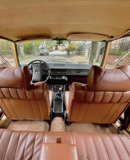 Sedan 4 Puertas. Impecable. Placa De Antiguo