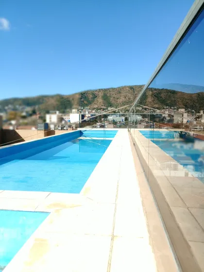 Excelente Departamento Con Cochera, Y Amenities (pileta/asador/sum). Alquiler Temporario En Carlos Paz, Muy Buena Ubicación.
