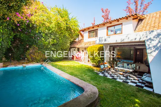 Casa En Venta - San Carlos De Apoquindo