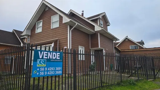 Casa En Venta De 3 Dorm. En Puerto Varas