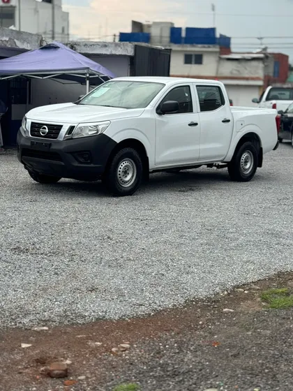 Nissan Np300 Doble Cabina 2.5 Se Aa Paq. De Seg. Mt