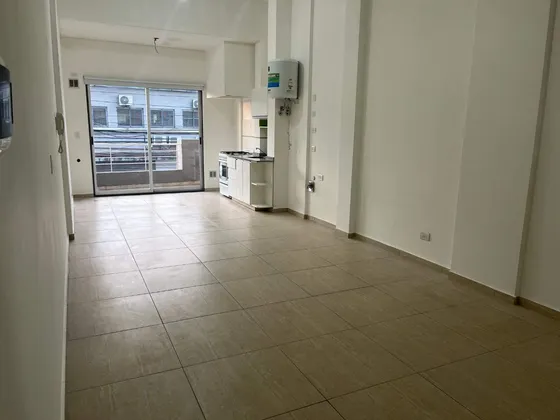 Venta Caseros Amplio Monoambiente Bajas Expensas