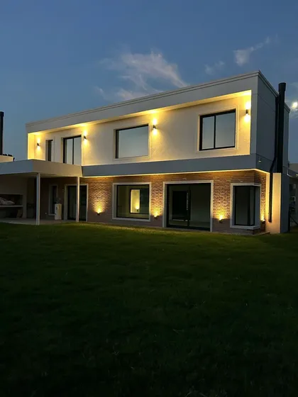 Venta Casa 4 Dormitorios El Rebenque Con Cochera