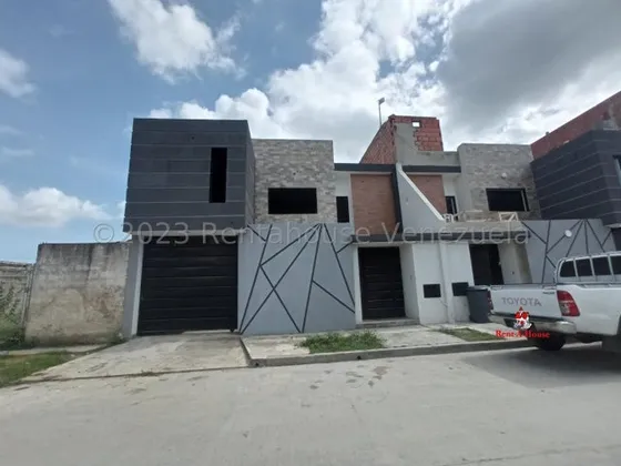 Casa En Venta Urb La Ciudadela, Cagua 23-31172 Hc
