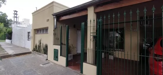Excelente Casa 5 Ambientes Pilar Apta Crédito / Permuta