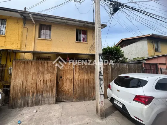 Casa En Venta De 2 Dorm. En Quinta Normal