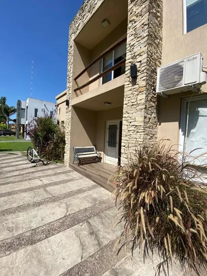 Casa 6 Ambientes En Barrio Cerrado Altos Del Sol. 
