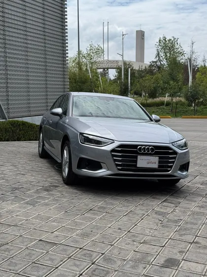 Audi A4 2.0 T Select 190hp Dsg