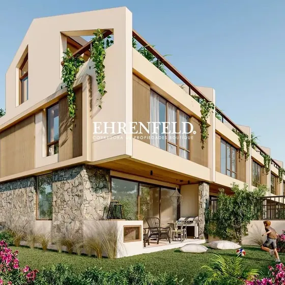 Casa En Venta De 3 Dorm. En Concón