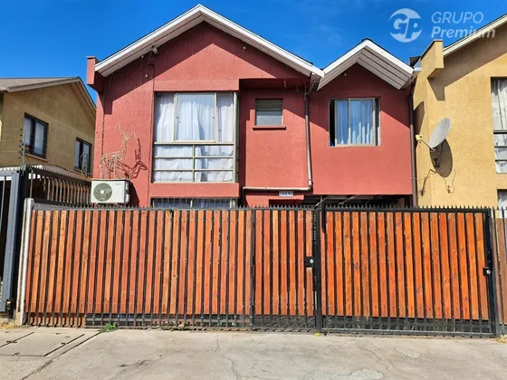 Excelente Casa En Venta De 5d 3b 1e. En La Comuna De Maipú