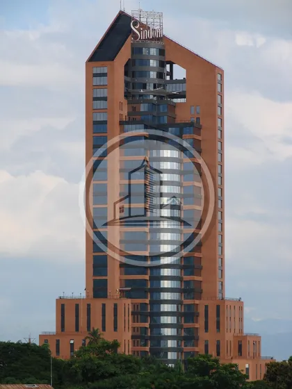 En Venta Oficina En Torre Sindoni De 65mts2 Equipada Y Amoblada. Cómodo Plan De Financiamiento.