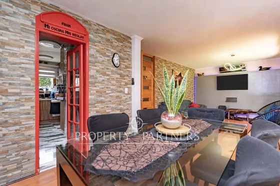 Oportunidad! Remodelada Casa Con Excelente Ubicac...