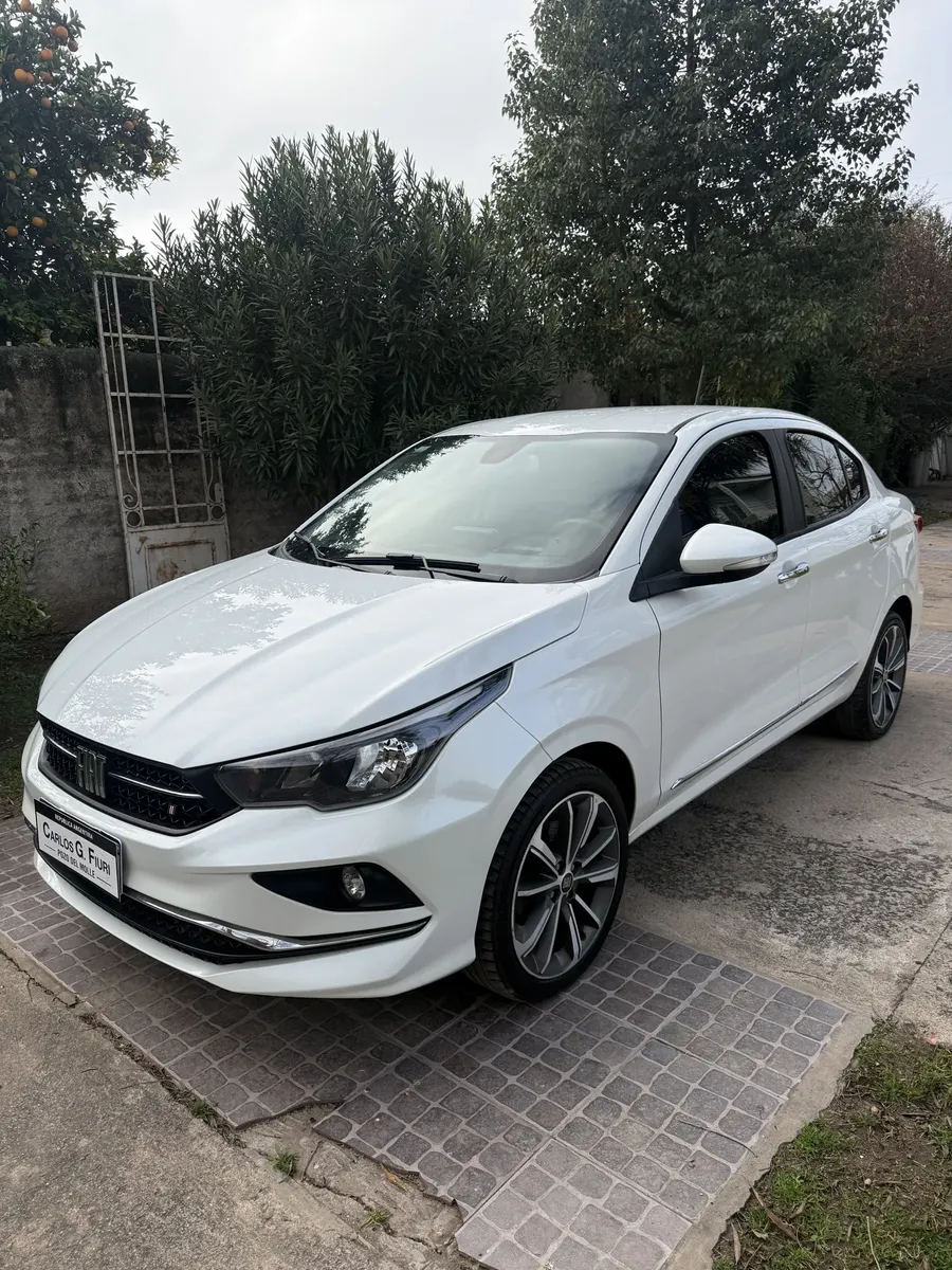Fiat Cronos 1.8 16v Precision