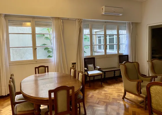 Venta En Barrio Norte: 3 Ambientes   Con Dependencia