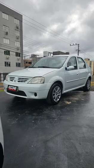 Renault Logan 1.6 16v Privilège Hi-flex 4p