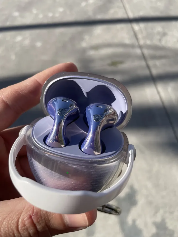 Fone de Ouvido Huawei FreeBuds 6 Sem Fio com Cancelamento de Ruído