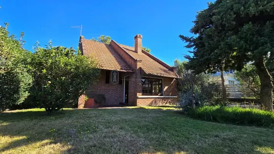 Casa Venta 2 Dormitorios 2 Baños En San Francisco - Reyes 1983