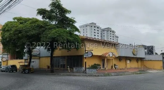 Lisbeth Delgado Vende Casa Comercial  Cerca Del Sambil Barquisimeto  Cod. 25-3211  Ubicada En Esquina Ideal Para Clínicas, Farmacias, Bodegones