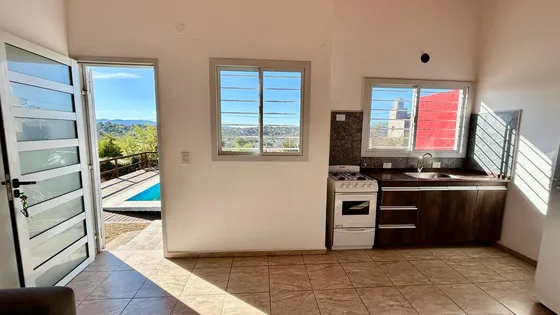 Casa Venta Ph 2 Dormitorios, Pileta, Cochera, Valles Del Sol