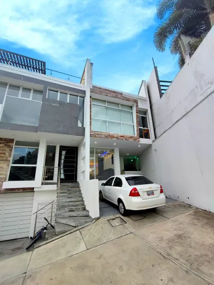 Casa En Venta Los Kioskos San Cristóbal Mg005