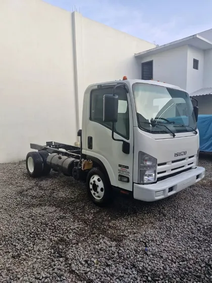 Isuzu Elf 400 Modelo 2010