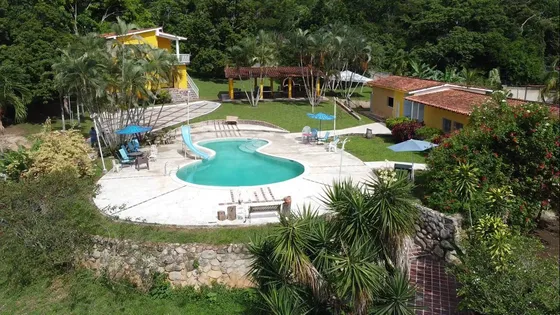 Venta De Quinta En Las Morochas. San Diego 15000 M2. G.g
