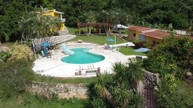 Venta De Quinta En Las Morochas. San Diego 15000 M2. G.g