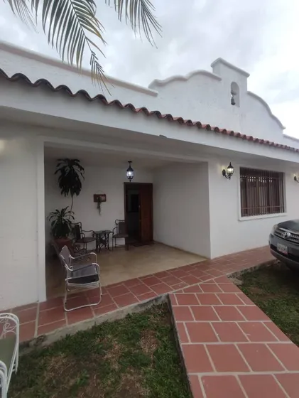 Saidy & Yosmar Vende Casa Urb.guaparo A Remodelar. Inc-463