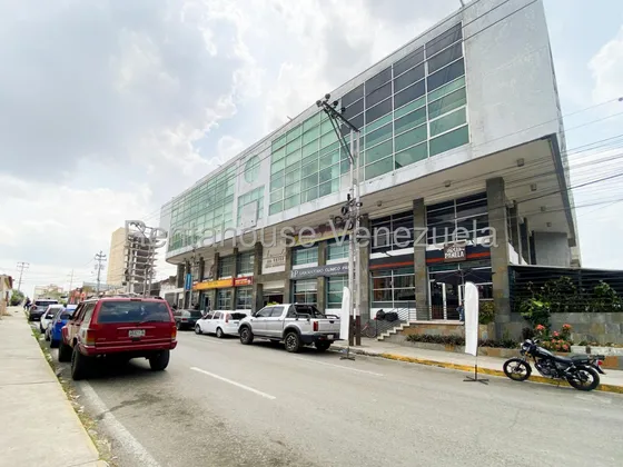  Maritza Lucena Alquila Amplio E Impecable Local Ubicado En Centro Empresarial Moderno Y Elegante Al Este De Barquisimeto,  Ideal Para Cualquier Tipo De Negocio, Vigilancia 24/7, Sin Cortes Eléctricos