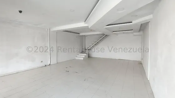 Venta Excelente Local En Alquiler De Dos Niveles Ubicado En Una Zona Estrategica La Mora Cabudare [ Profesional Inmobiliario Mehilyn Perez ]